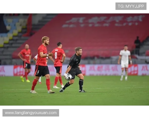 亚洲足球先生亚冠赛场再掀风暴闪耀全场彰显王者实力