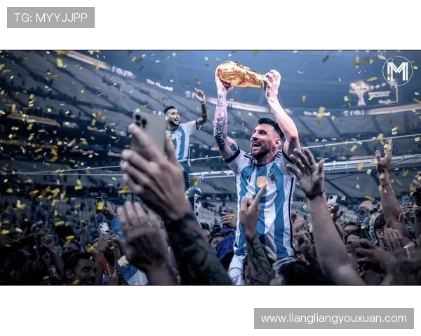 平凡生活中的英雄梦想与足球之路：从草根到绿茵场的奋斗与坚持