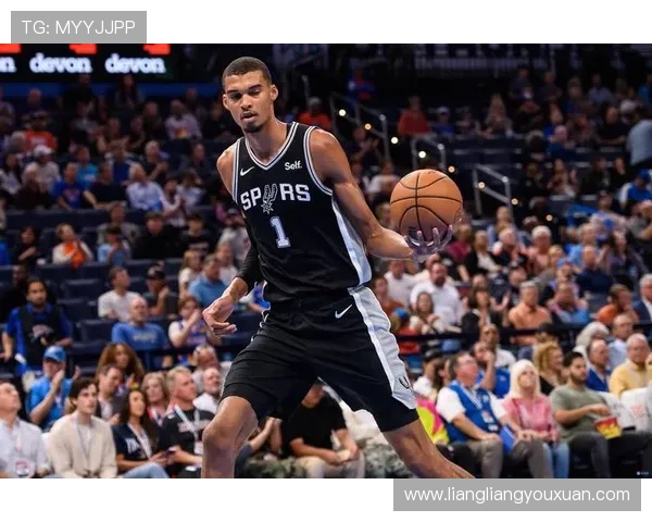 瓦塞尔强势挡拆助攻文班三步后仰跳投决胜最后一攻